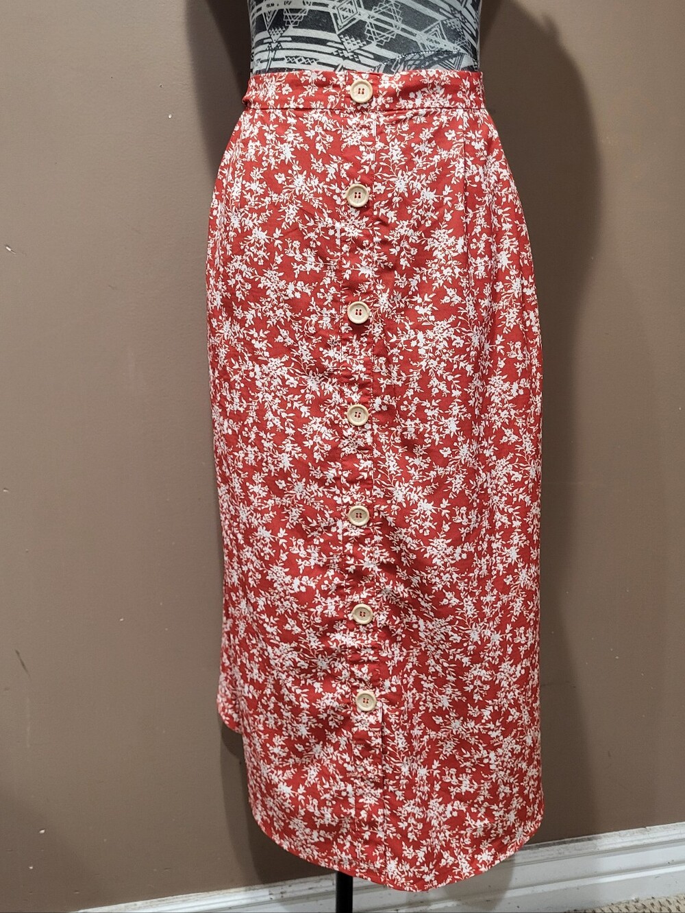 Womens Red Floral Button-Front Midi Skirt